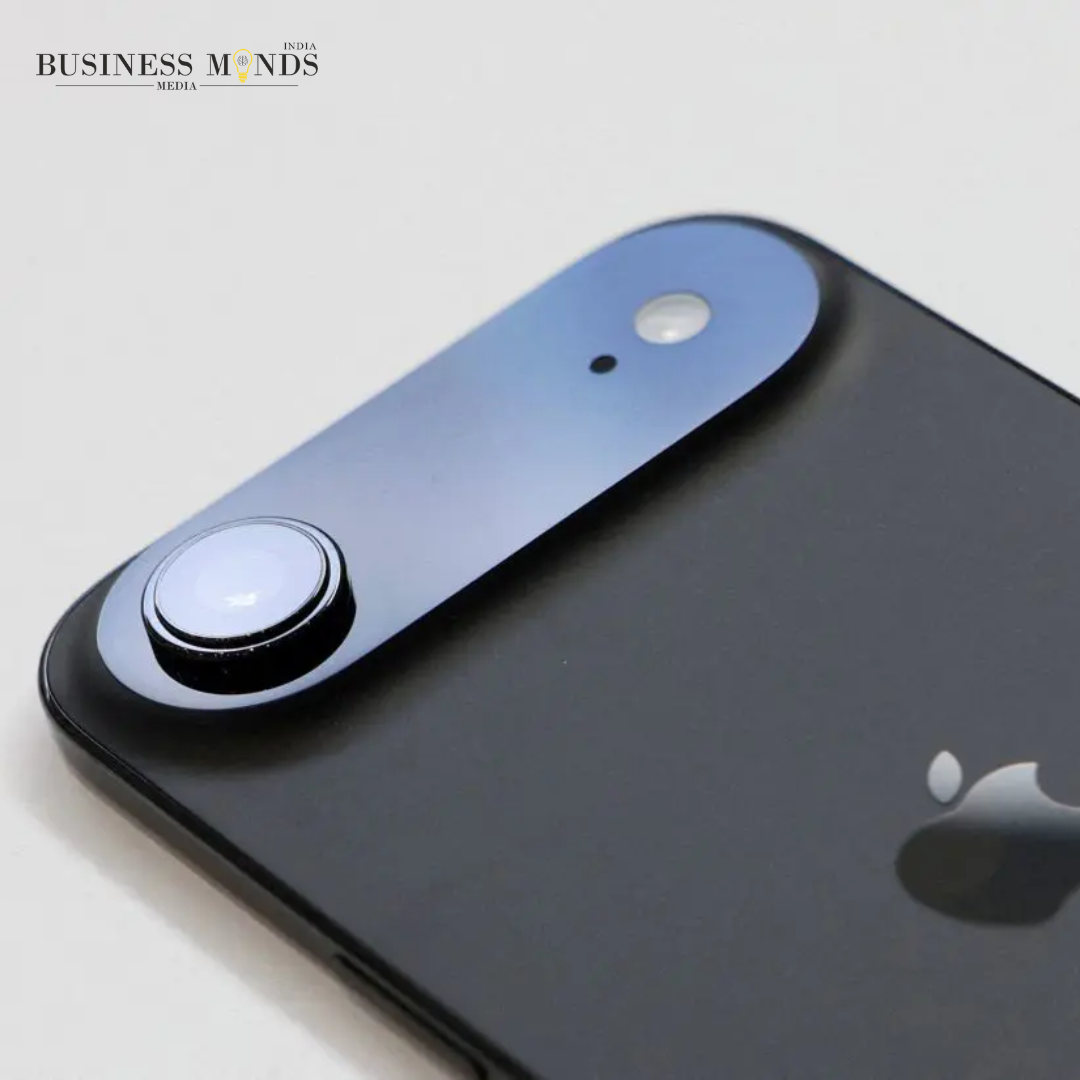 Apple Designer Behind the iPhone Air Presentation Leaves for Artificial Intelligence Startup